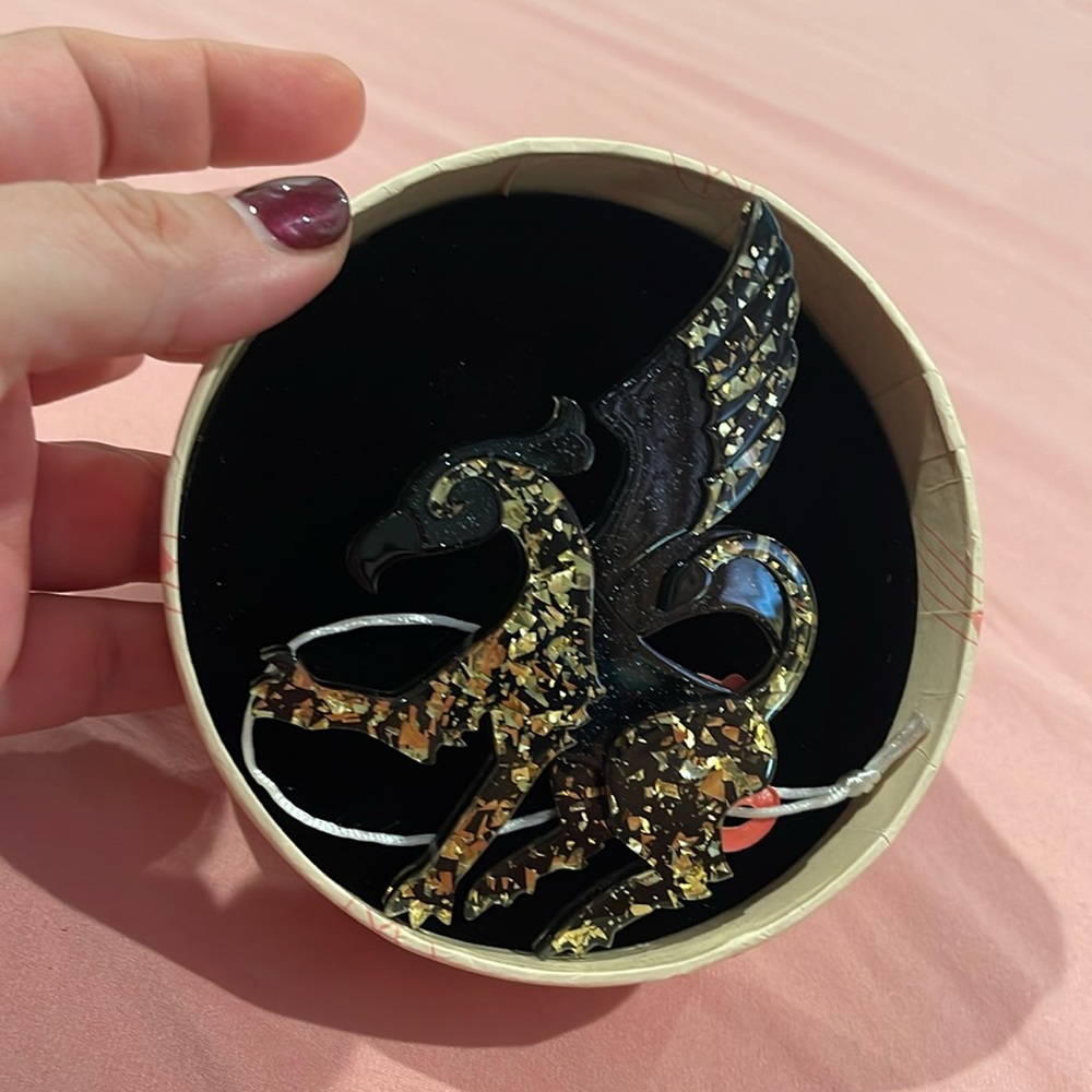 Gabriel the gryphon erstwilder brooch